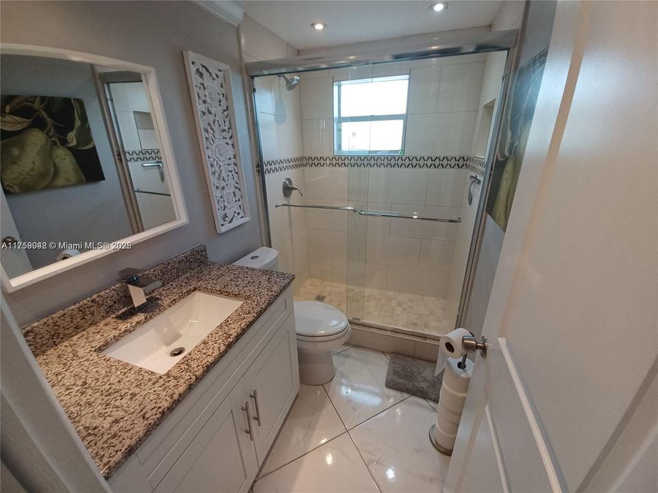 Active With Contract: $1,650 (2 beds, 2 baths, 907 Square Feet)