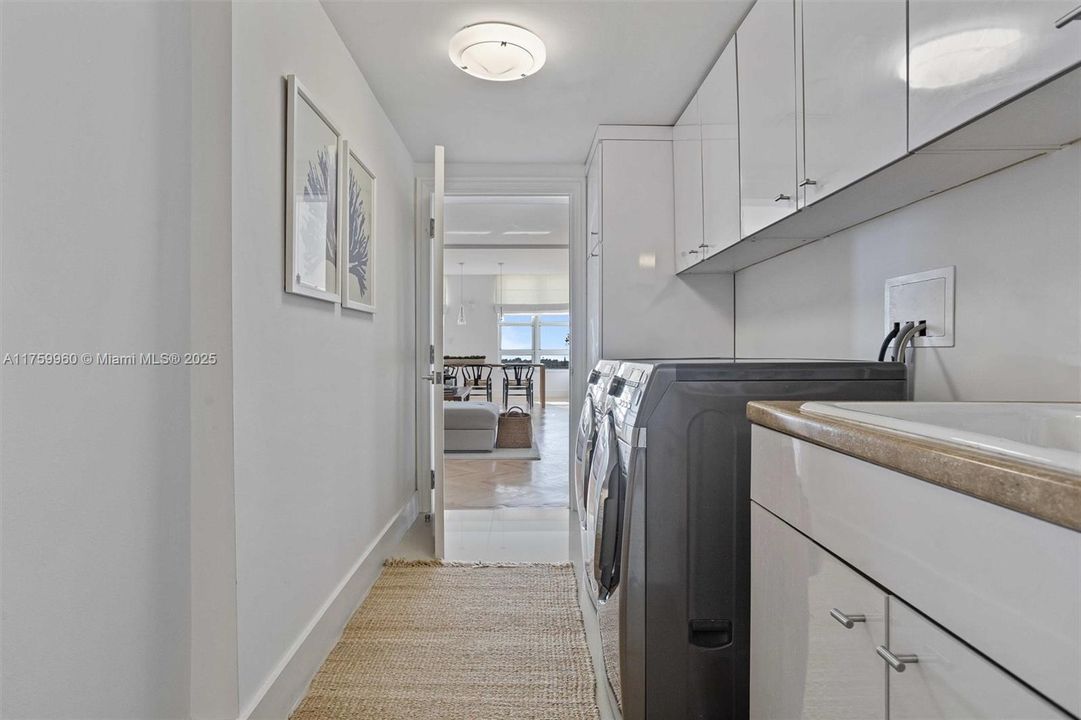 Recently Sold: $4,850,000 (3 beds, 4 baths, 2950 Square Feet)