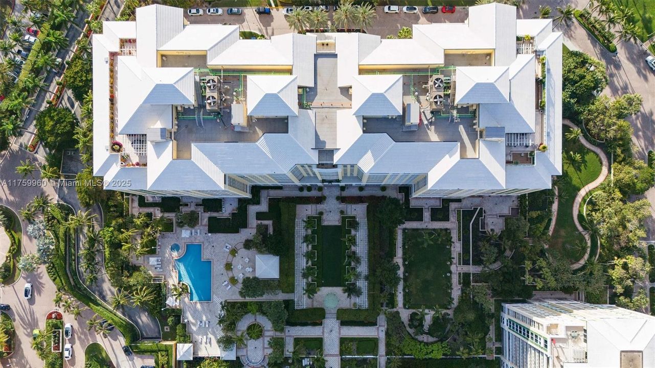 Recently Sold: $4,850,000 (3 beds, 4 baths, 2950 Square Feet)