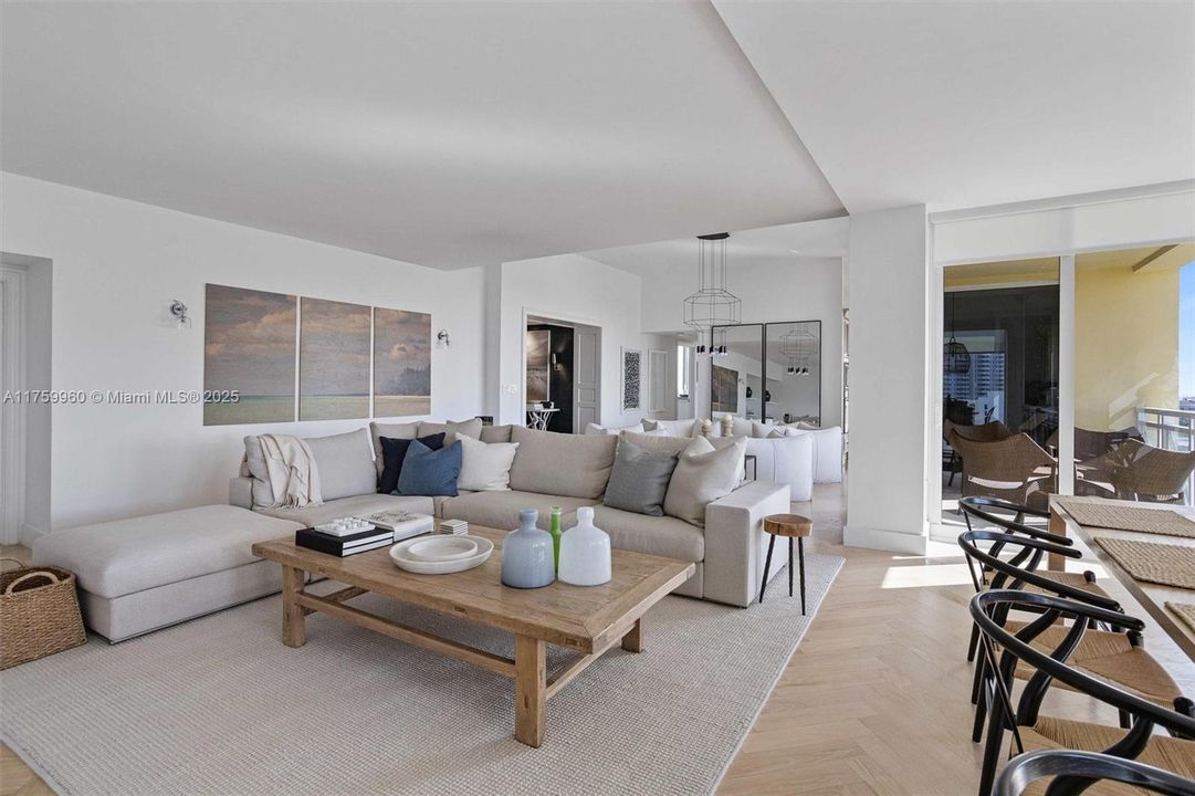 Recently Sold: $4,850,000 (3 beds, 4 baths, 2950 Square Feet)