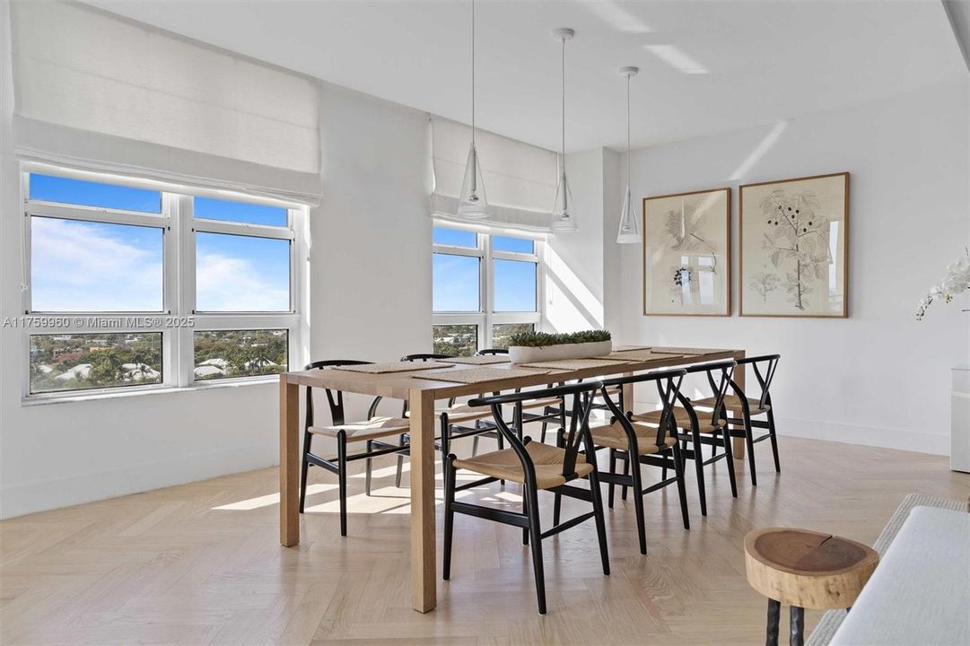 Recently Sold: $4,850,000 (3 beds, 4 baths, 2950 Square Feet)