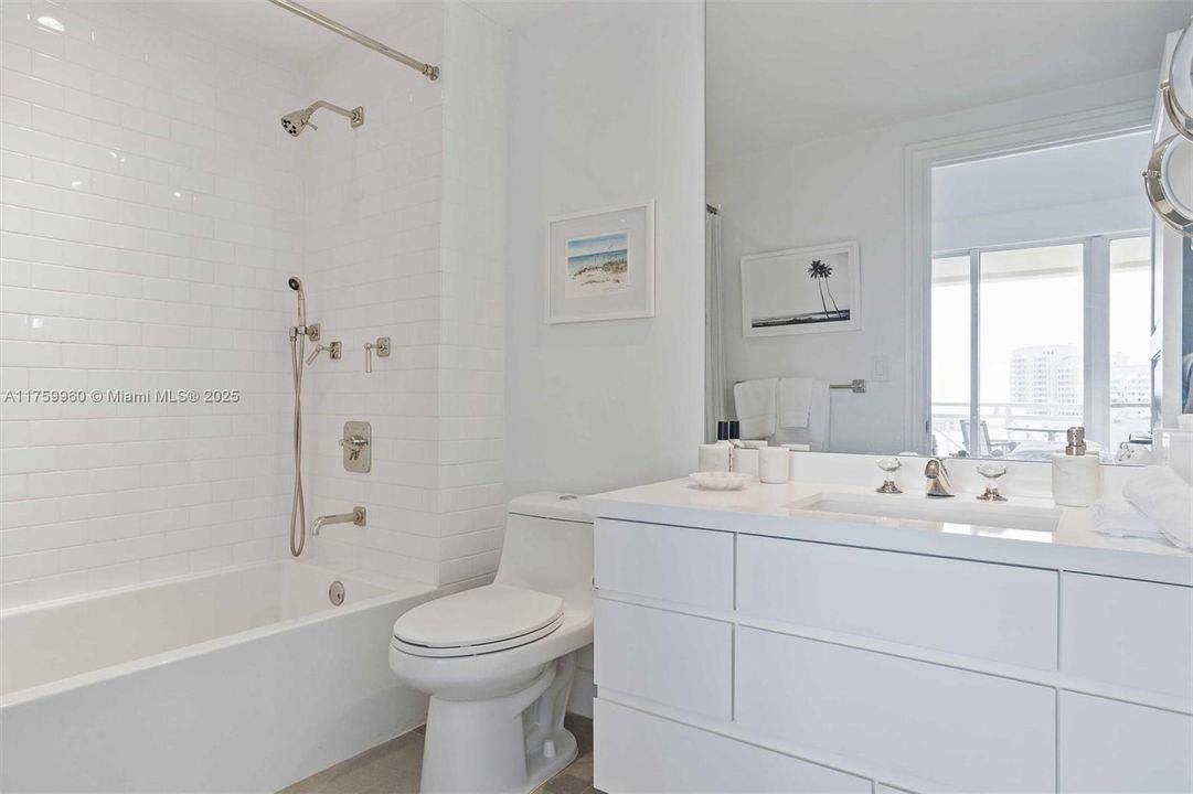 Recently Sold: $4,850,000 (3 beds, 4 baths, 2950 Square Feet)