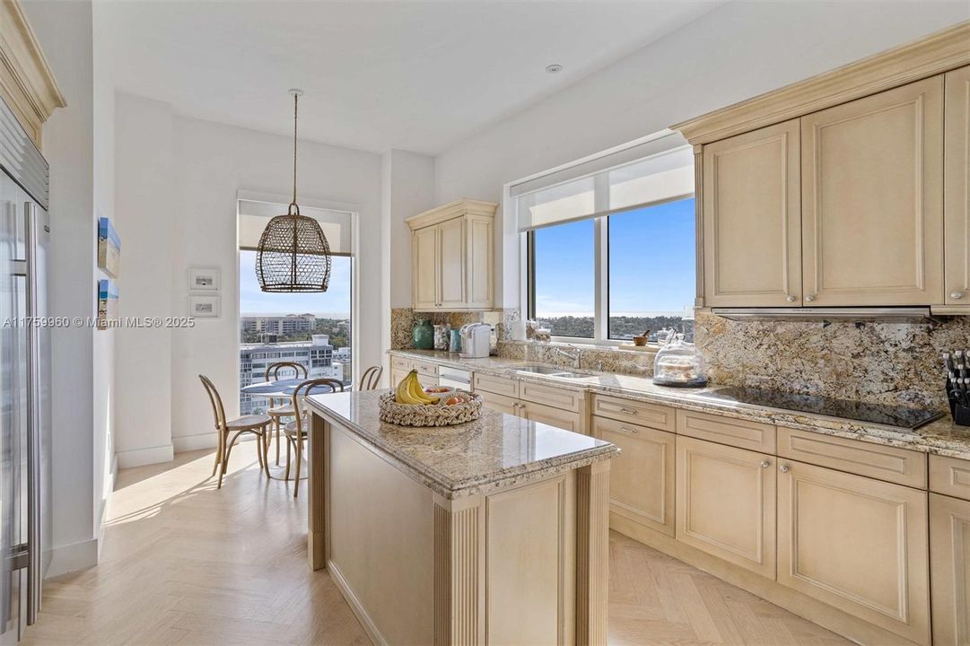 Recently Sold: $4,850,000 (3 beds, 4 baths, 2950 Square Feet)