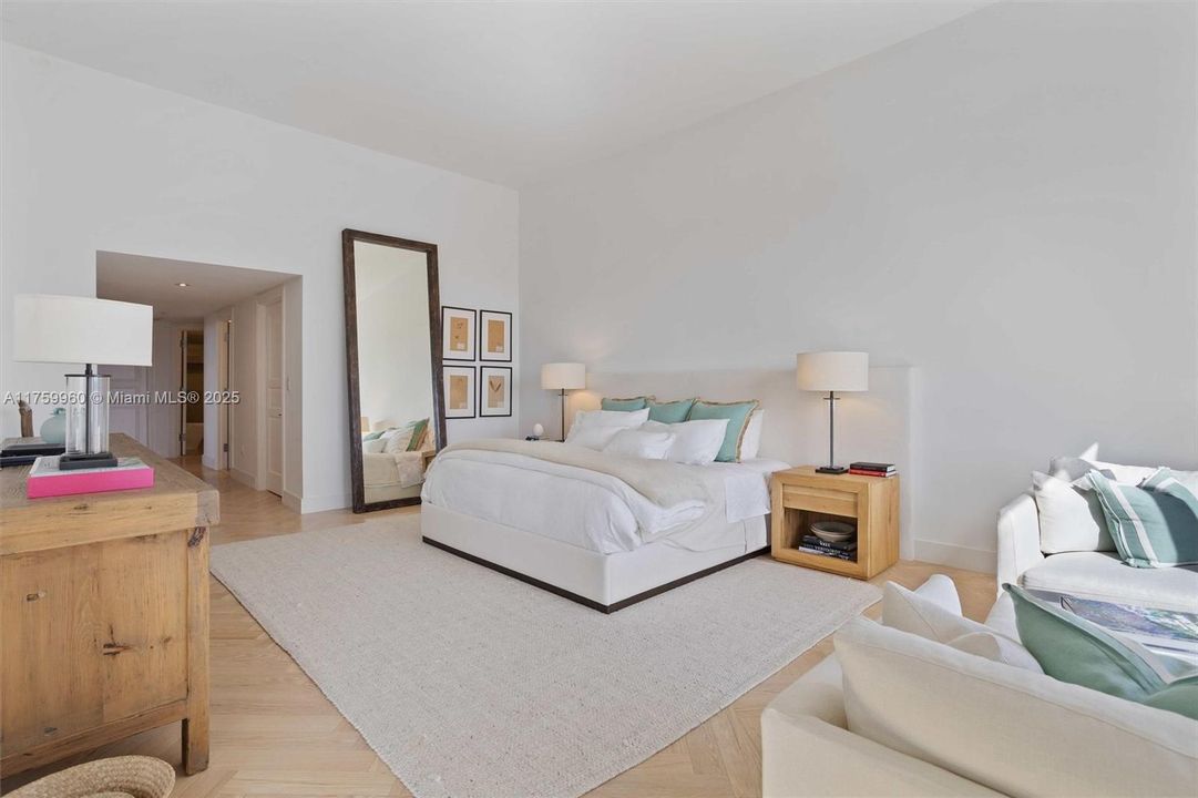 Recently Sold: $4,850,000 (3 beds, 4 baths, 2950 Square Feet)