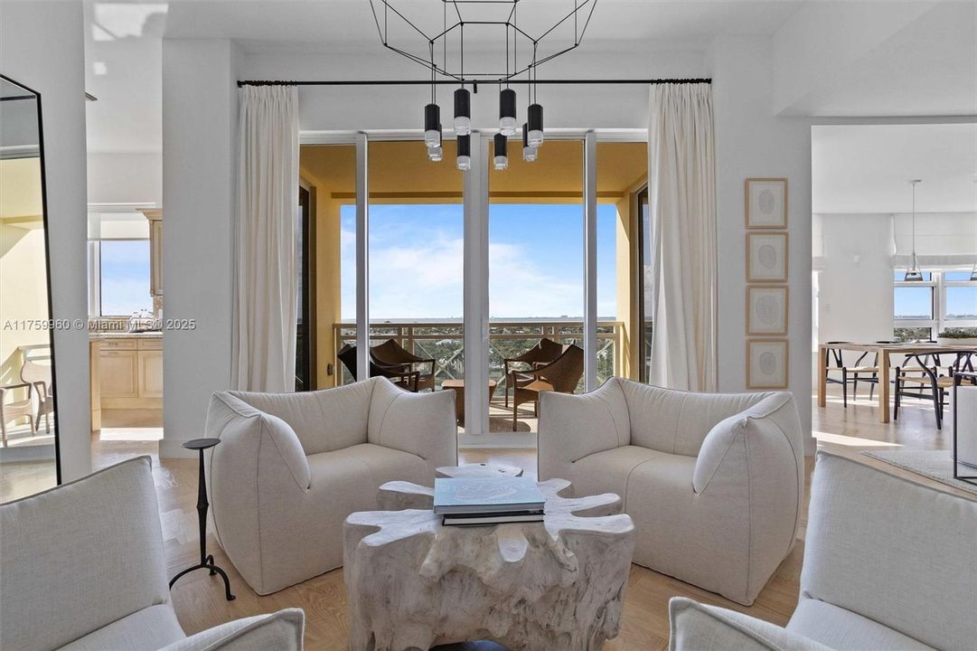 Recently Sold: $4,850,000 (3 beds, 4 baths, 2950 Square Feet)