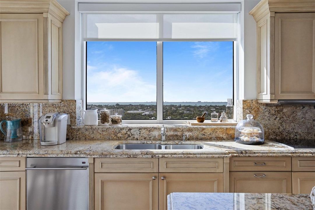 Recently Sold: $4,850,000 (3 beds, 4 baths, 2950 Square Feet)