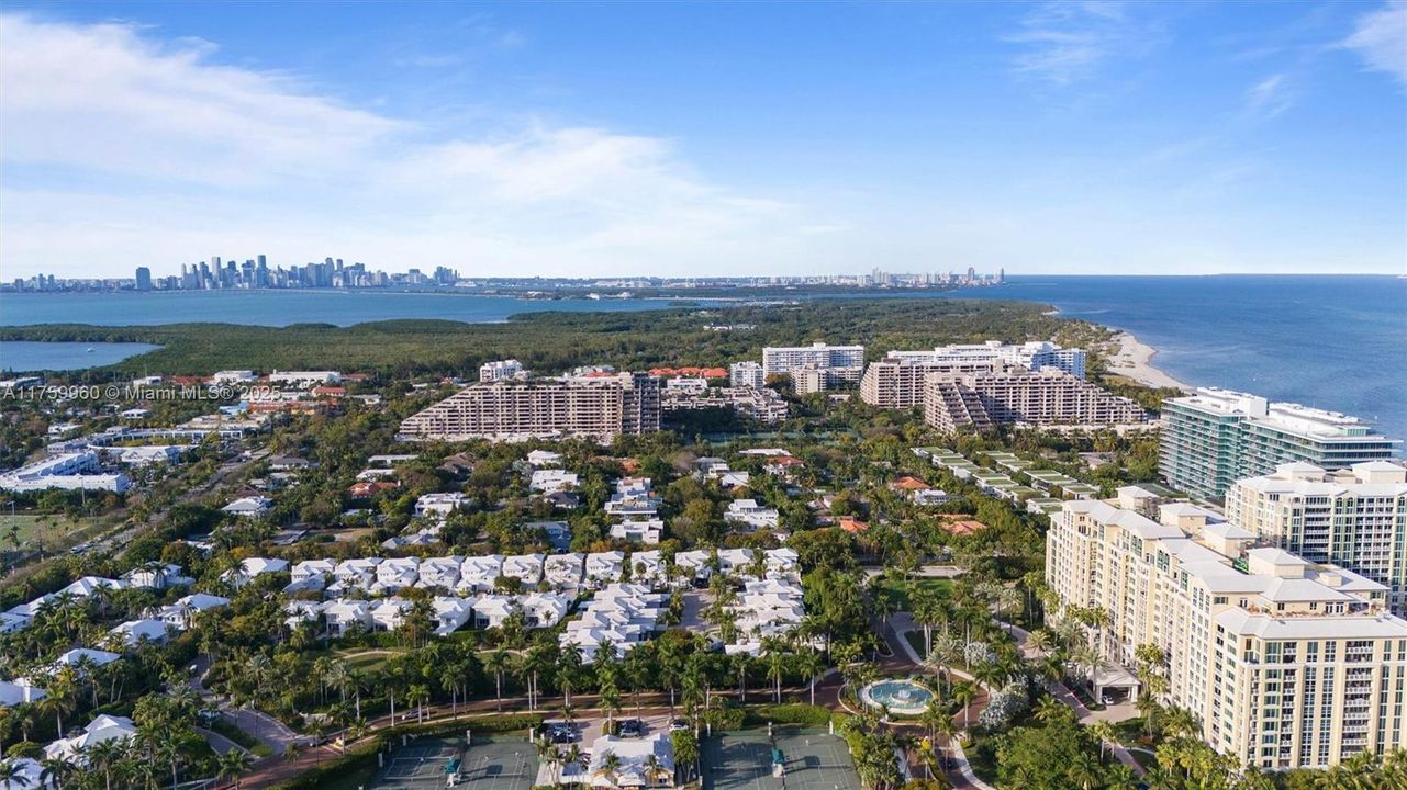 Recently Sold: $4,850,000 (3 beds, 4 baths, 2950 Square Feet)