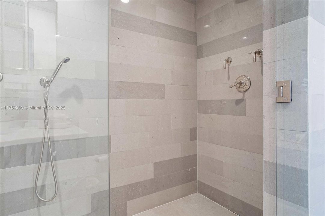 Recently Sold: $4,850,000 (3 beds, 4 baths, 2950 Square Feet)