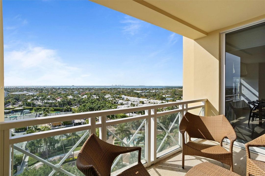 Recently Sold: $4,850,000 (3 beds, 4 baths, 2950 Square Feet)