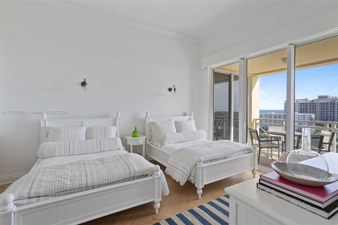 Recently Sold: $4,850,000 (3 beds, 4 baths, 2950 Square Feet)