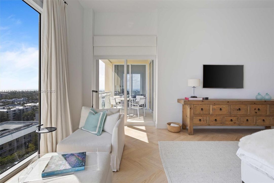 Recently Sold: $4,850,000 (3 beds, 4 baths, 2950 Square Feet)