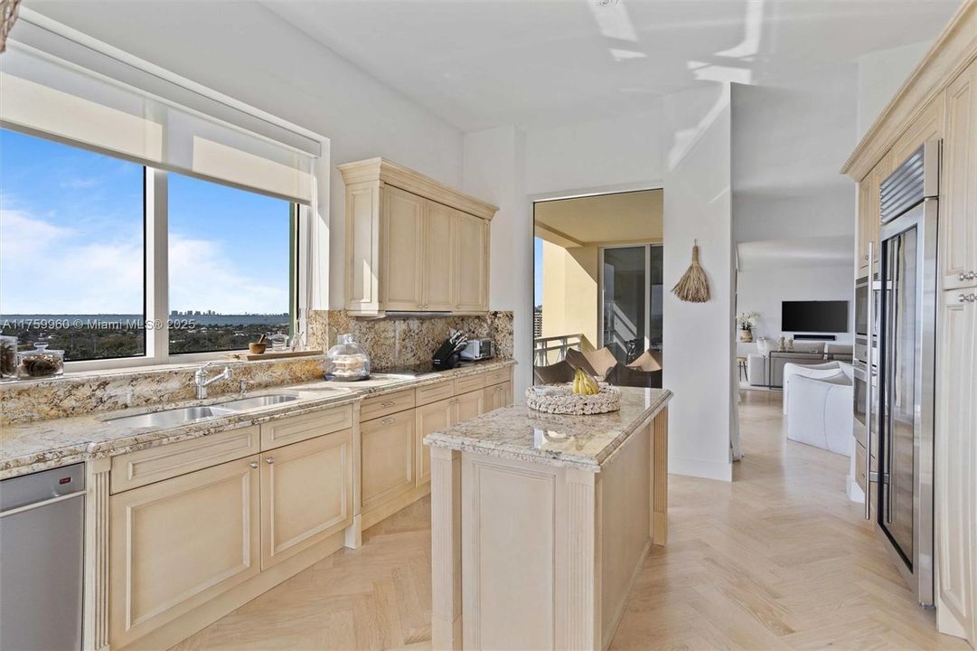 Recently Sold: $4,850,000 (3 beds, 4 baths, 2950 Square Feet)