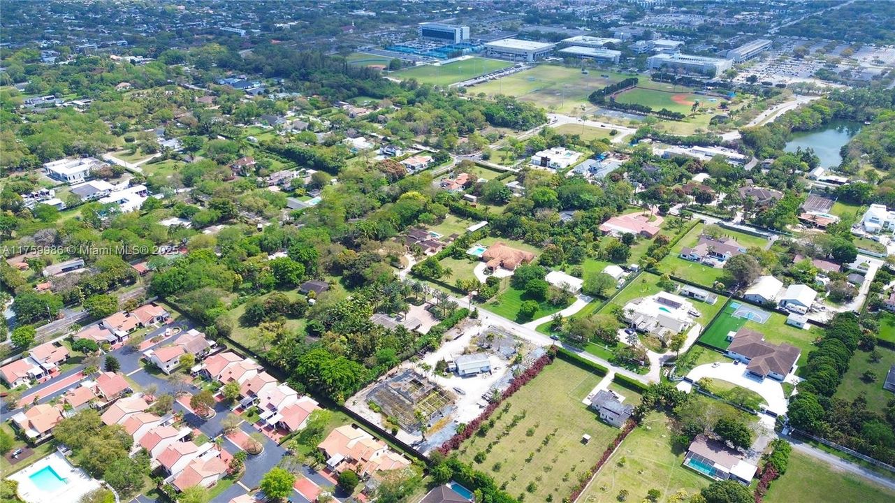 Под контрактом: $1,650,000 (1.17 acres)