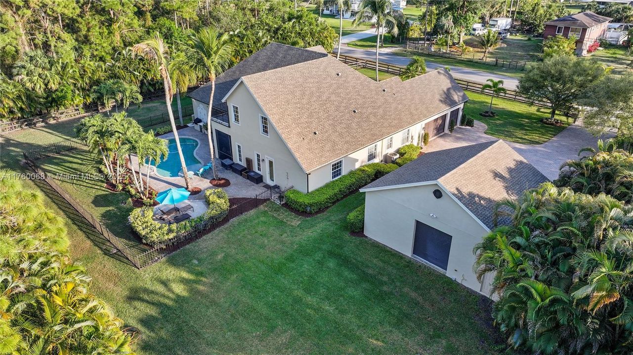 Recently Sold: $1,150,000 (5 beds, 4 baths, 3850 Square Feet)