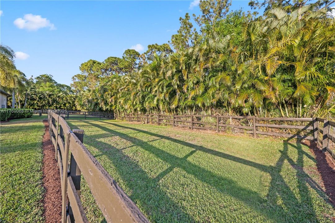 Recently Sold: $1,150,000 (5 beds, 4 baths, 3850 Square Feet)