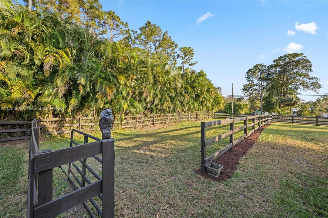 Recently Sold: $1,150,000 (5 beds, 4 baths, 3850 Square Feet)