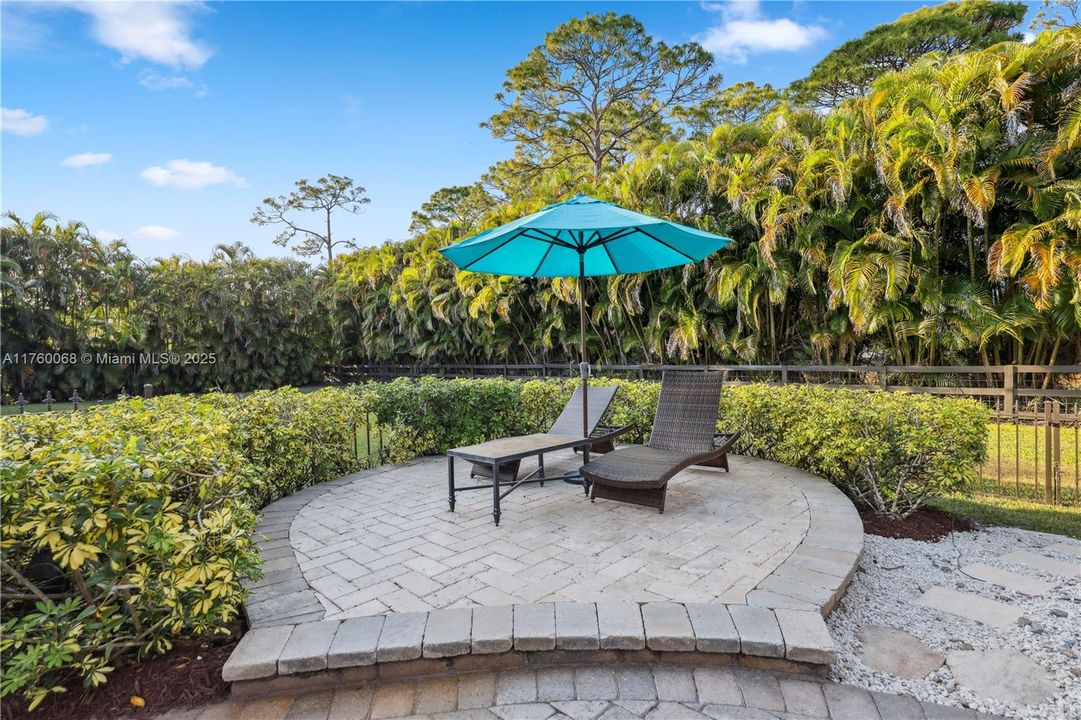 Recently Sold: $1,150,000 (5 beds, 4 baths, 3850 Square Feet)