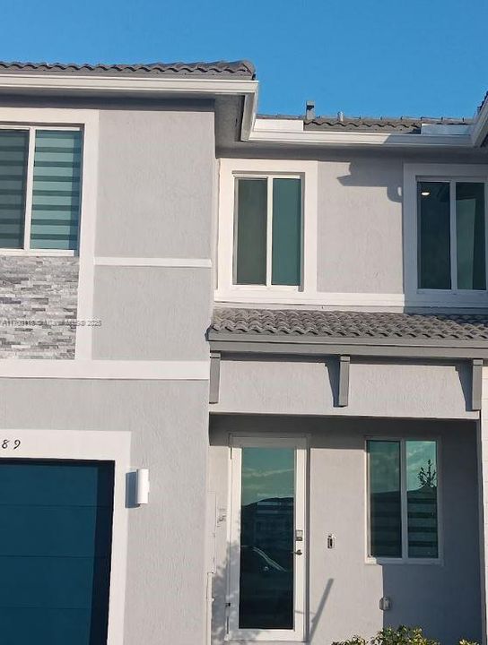 最近租的: $2,800 (3 贝兹, 3 浴室, 1694 平方英尺)