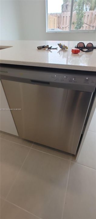 最近租的: $2,800 (3 贝兹, 3 浴室, 1694 平方英尺)