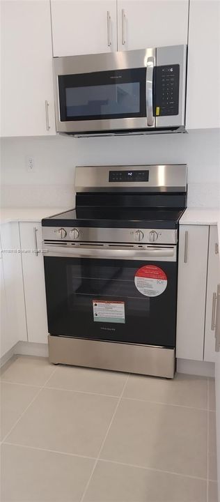 最近租的: $2,800 (3 贝兹, 3 浴室, 1694 平方英尺)