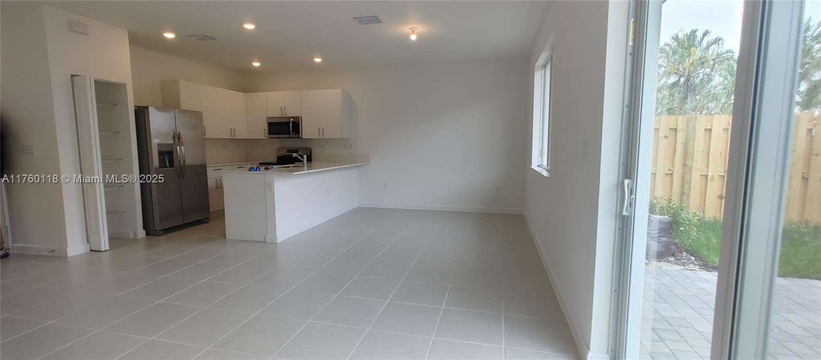 最近租的: $2,800 (3 贝兹, 3 浴室, 1694 平方英尺)