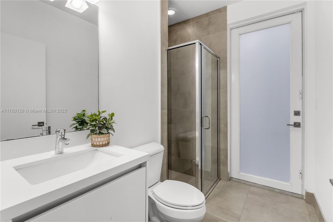 最近售出: $1,200,000 (4 贝兹, 3 浴室, 2782 平方英尺)