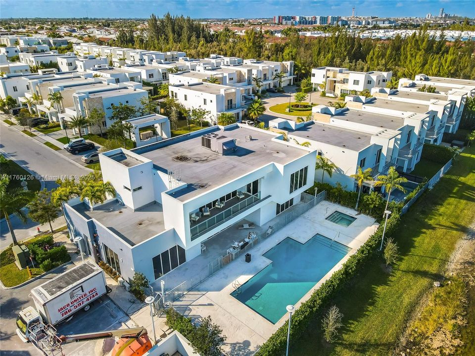 最近售出: $1,200,000 (4 贝兹, 3 浴室, 2782 平方英尺)