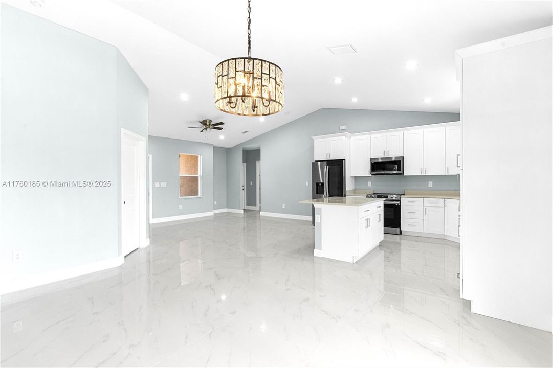 Active With Contract: $337,777 (3 beds, 2 baths, 1605 Square Feet)