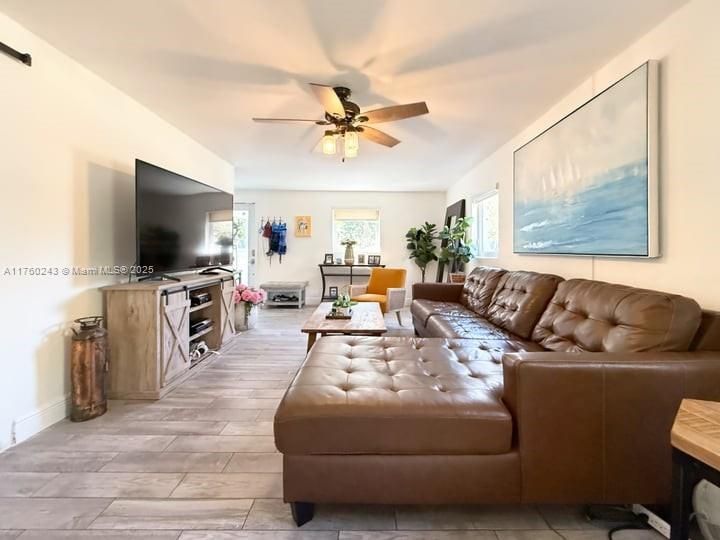 Recently Sold: $1,295,000 (3 beds, 2 baths, 1829 Square Feet)