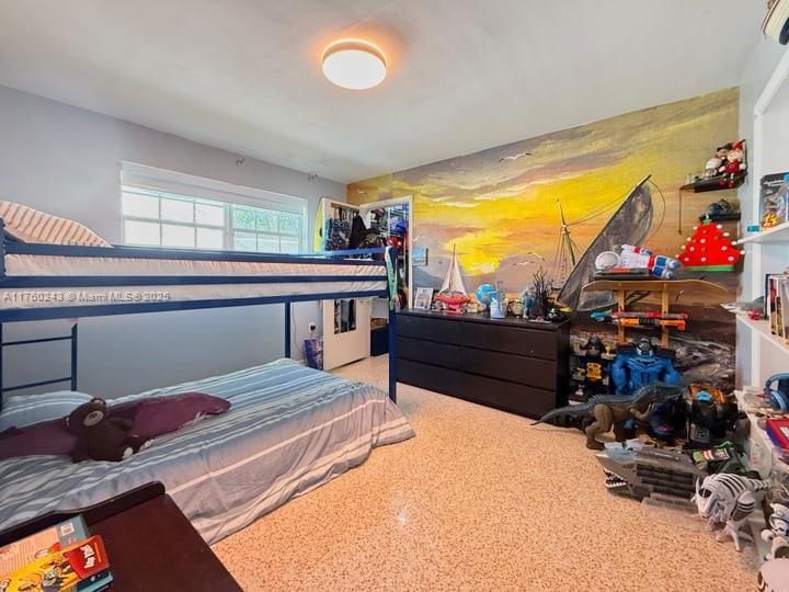 Recently Sold: $1,295,000 (3 beds, 2 baths, 1829 Square Feet)