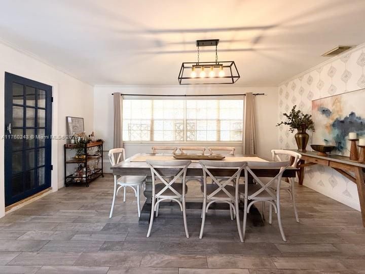 Recently Sold: $1,295,000 (3 beds, 2 baths, 1829 Square Feet)