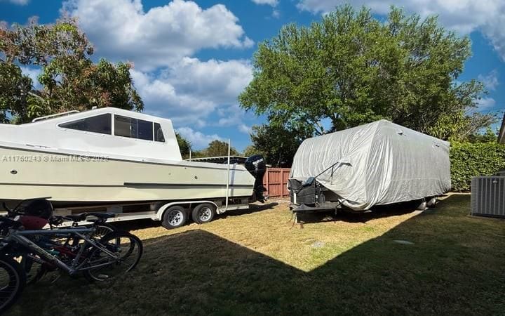 Recently Sold: $1,295,000 (3 beds, 2 baths, 1829 Square Feet)