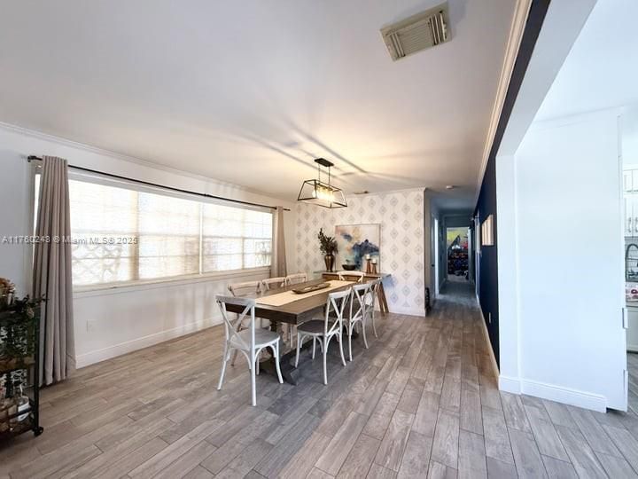 Recently Sold: $1,295,000 (3 beds, 2 baths, 1829 Square Feet)