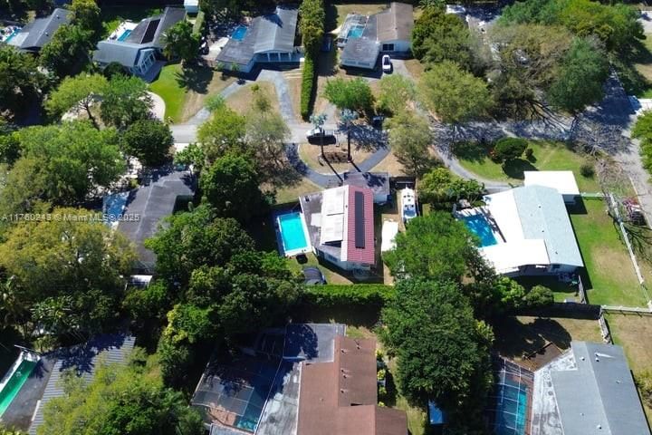 Recently Sold: $1,295,000 (3 beds, 2 baths, 1829 Square Feet)