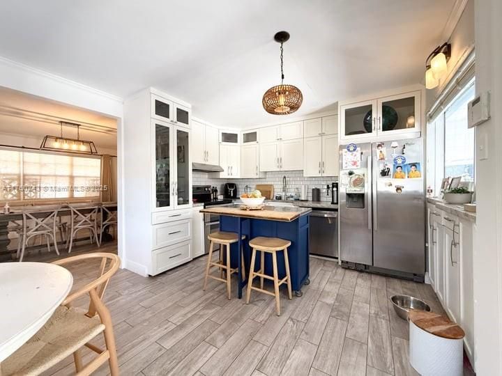 Recently Sold: $1,295,000 (3 beds, 2 baths, 1829 Square Feet)