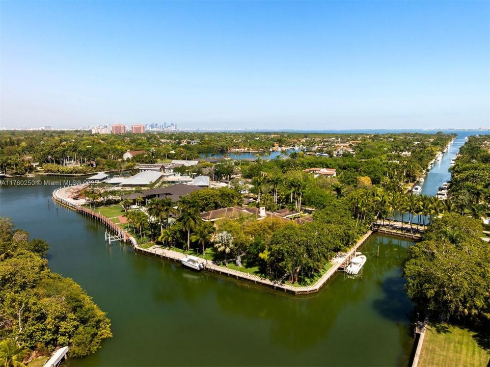 For Sale: $27,550,000 (5 beds, 7 baths, 7698 Square Feet)