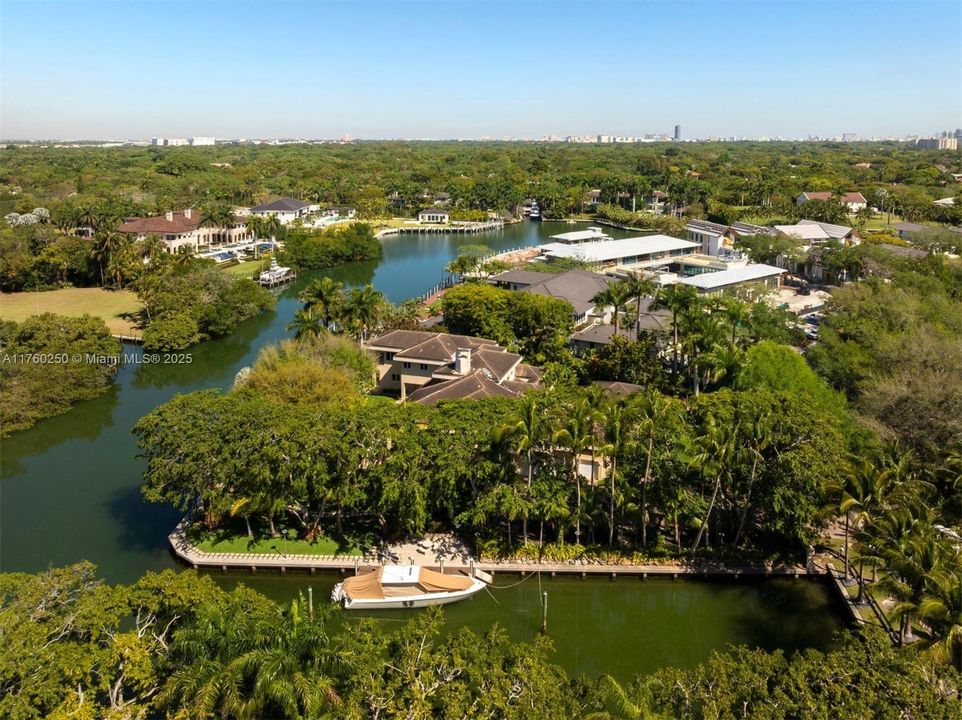 For Sale: $27,550,000 (5 beds, 7 baths, 7698 Square Feet)