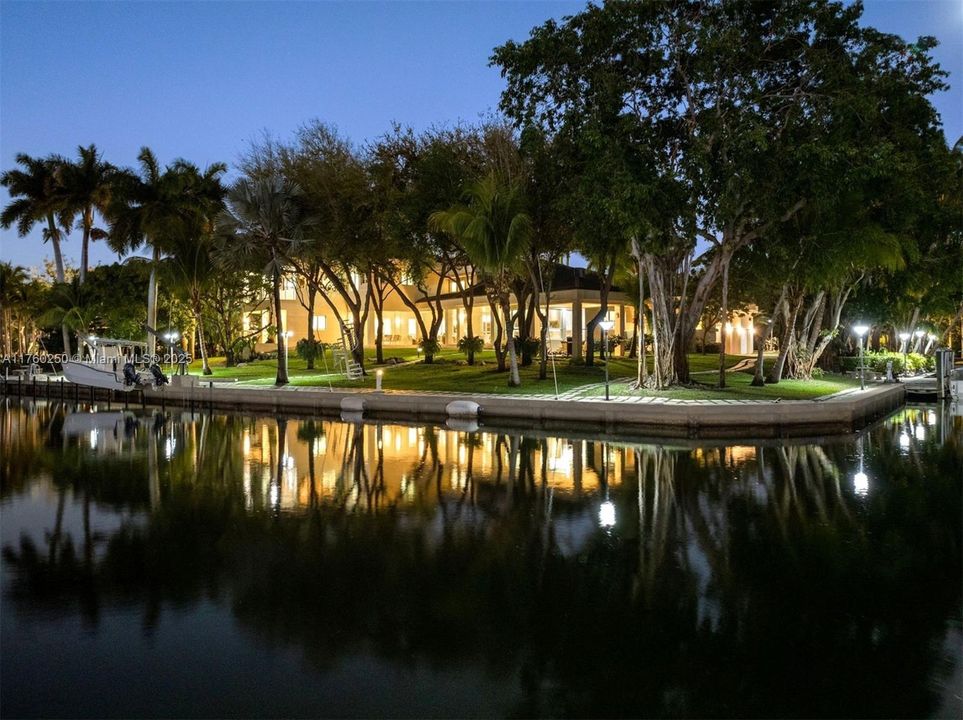 For Sale: $27,550,000 (5 beds, 7 baths, 7698 Square Feet)