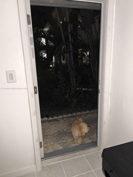 Active With Contract: $104,900 (1 beds, 1 baths, 670 Square Feet)