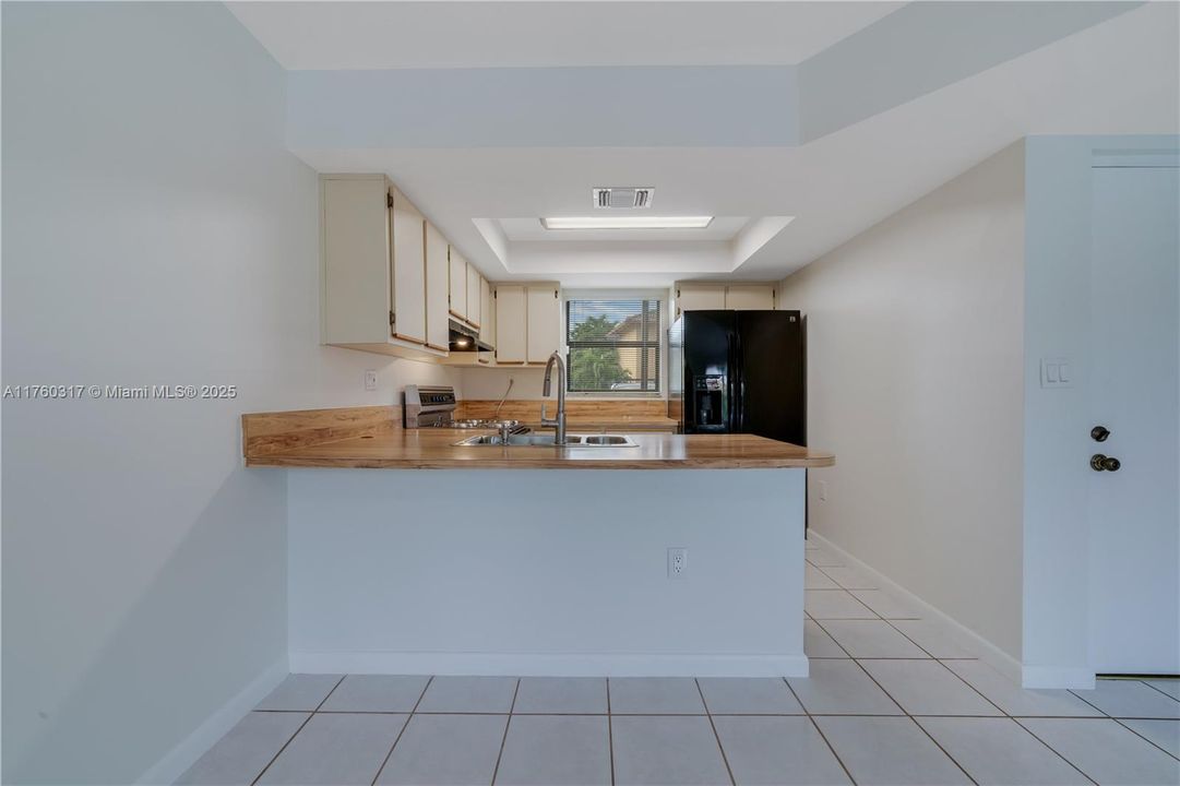 Recently Sold: $345,000 (2 beds, 2 baths, 1012 Square Feet)