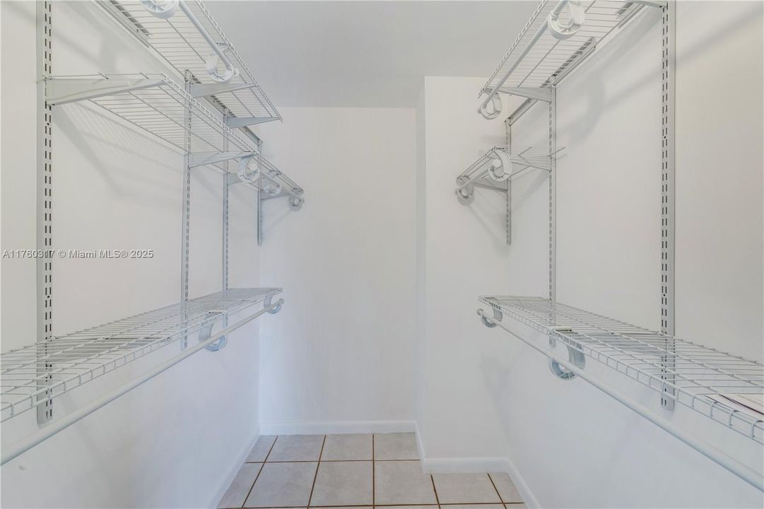 Recently Sold: $345,000 (2 beds, 2 baths, 1012 Square Feet)