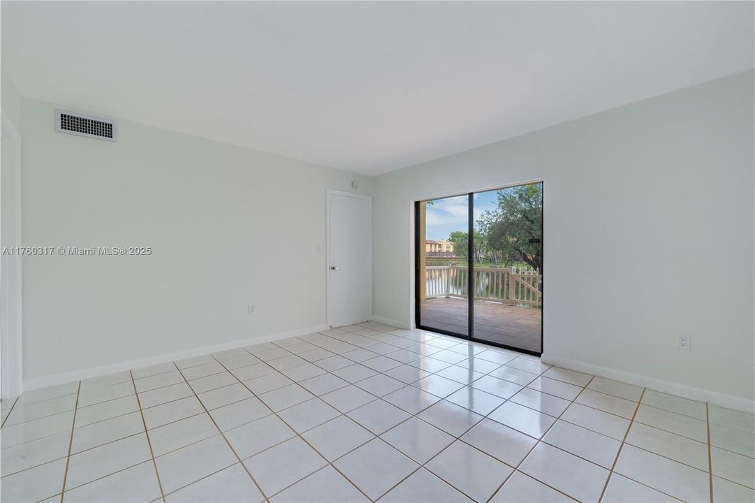Recently Sold: $345,000 (2 beds, 2 baths, 1012 Square Feet)