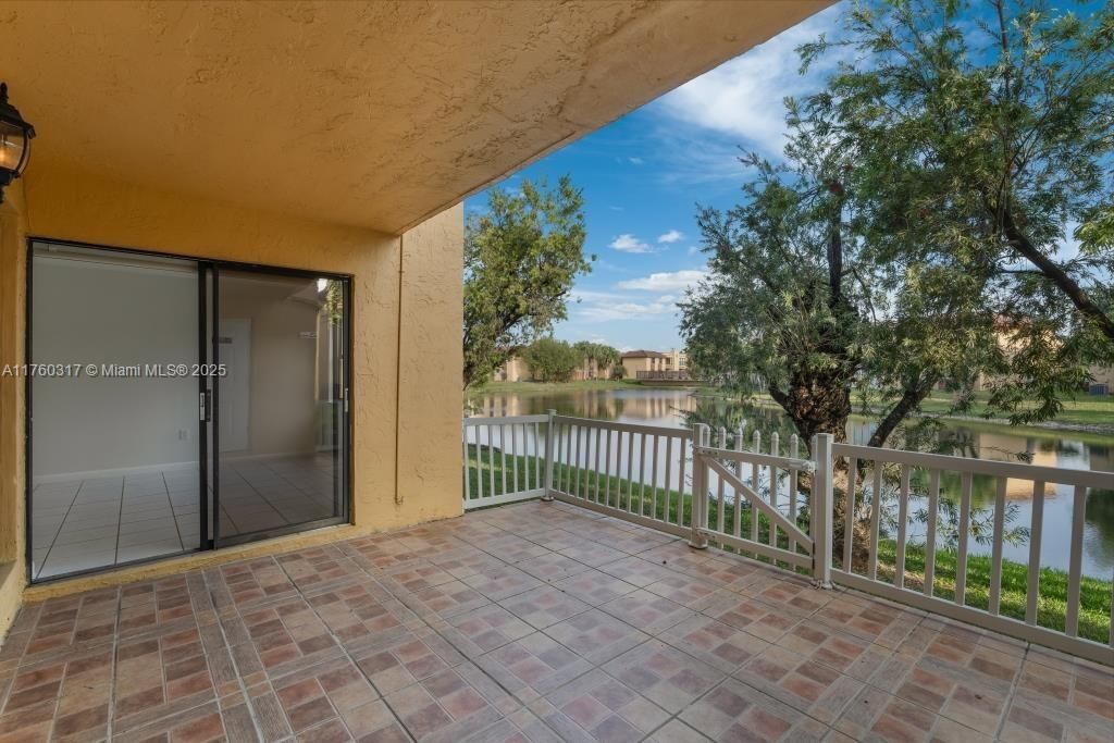 Recently Sold: $345,000 (2 beds, 2 baths, 1012 Square Feet)