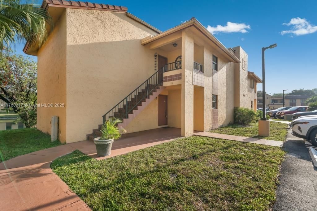 Recently Sold: $345,000 (2 beds, 2 baths, 1012 Square Feet)