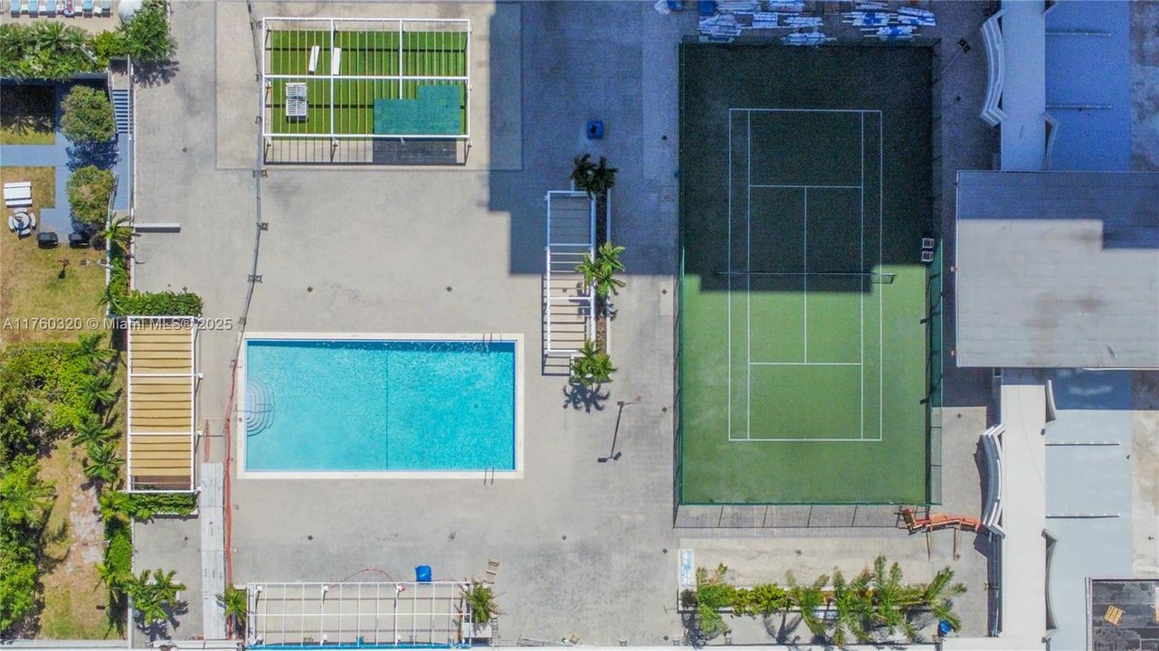 待售: $210,000 (1 贝兹, 1 浴室, 1005 平方英尺)