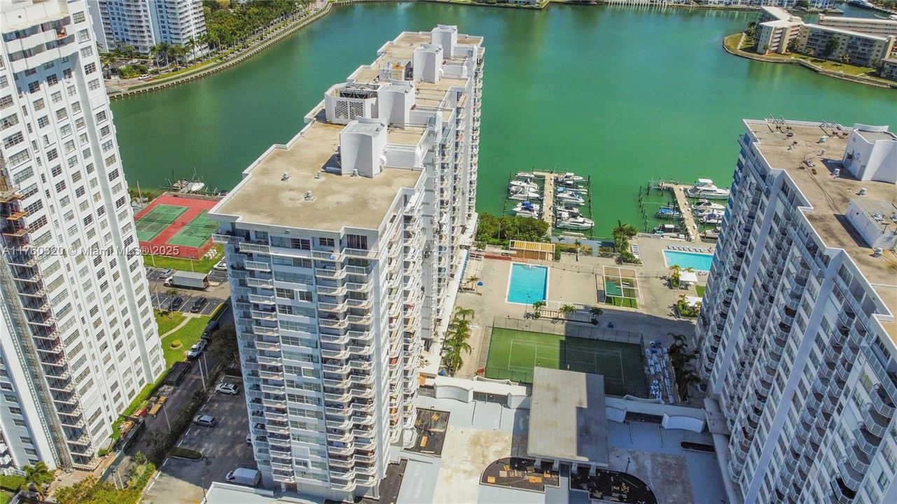 待售: $210,000 (1 贝兹, 1 浴室, 1005 平方英尺)