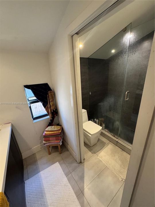 待售: $849,000 (2 贝兹, 2 浴室, 1227 平方英尺)