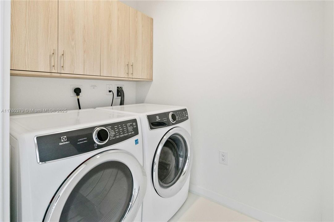 En Venta: $1,349,000 (2 camas, 3 baños, 1560 Pies cuadrados)