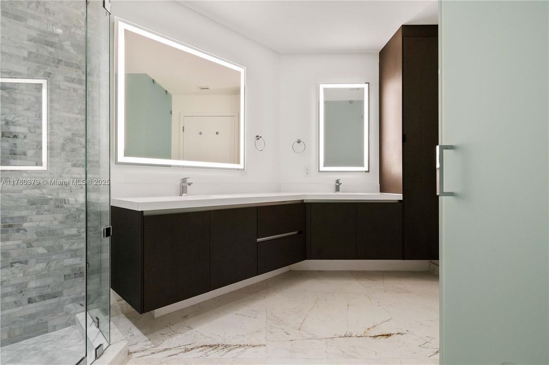En Venta: $1,349,000 (2 camas, 3 baños, 1560 Pies cuadrados)