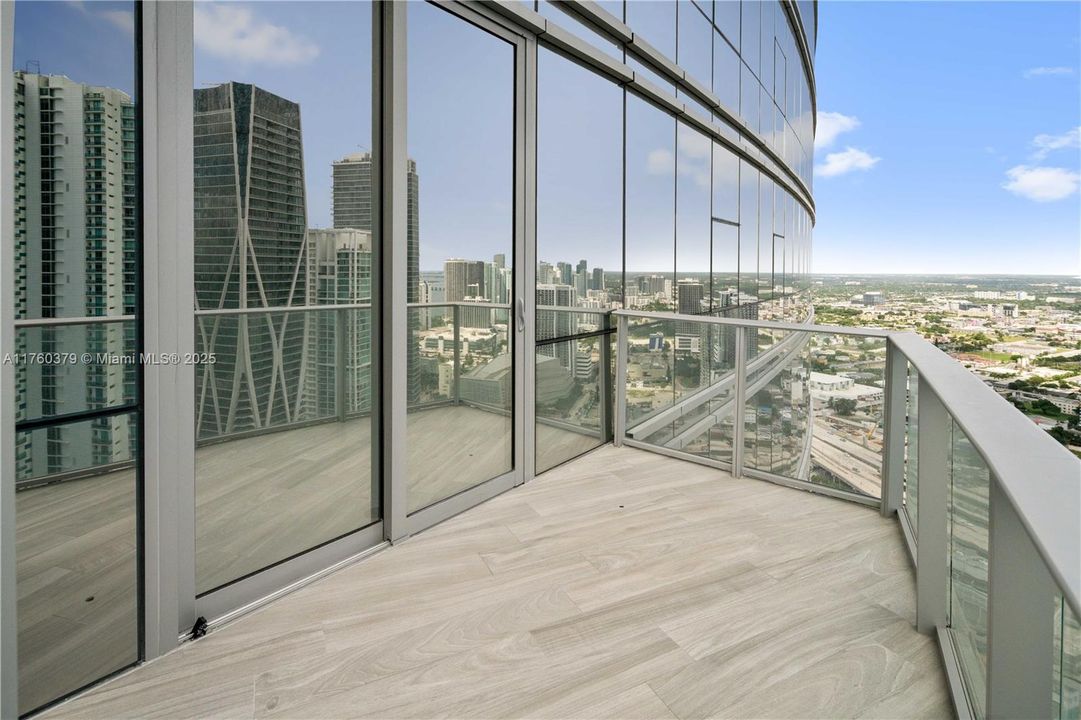 En Venta: $1,349,000 (2 camas, 3 baños, 1560 Pies cuadrados)